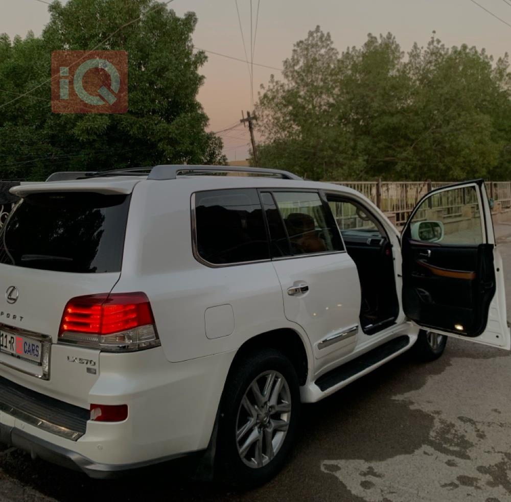 Lexus LX